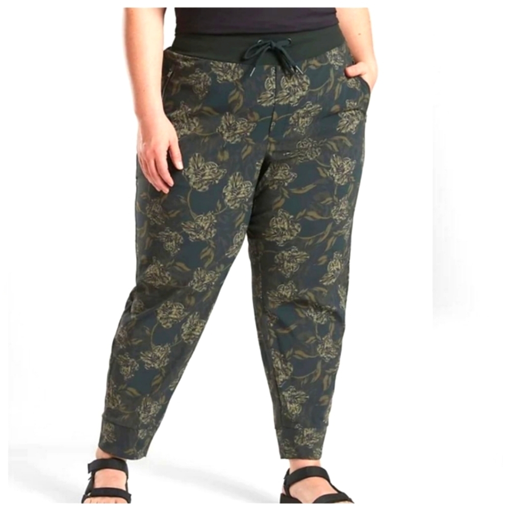 #037 Athleta Trekkie North Jogger- NWT Size: 26W